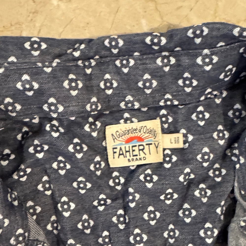 Faherty Navy Geometric Button Down Shirt Size Lar… - image 2